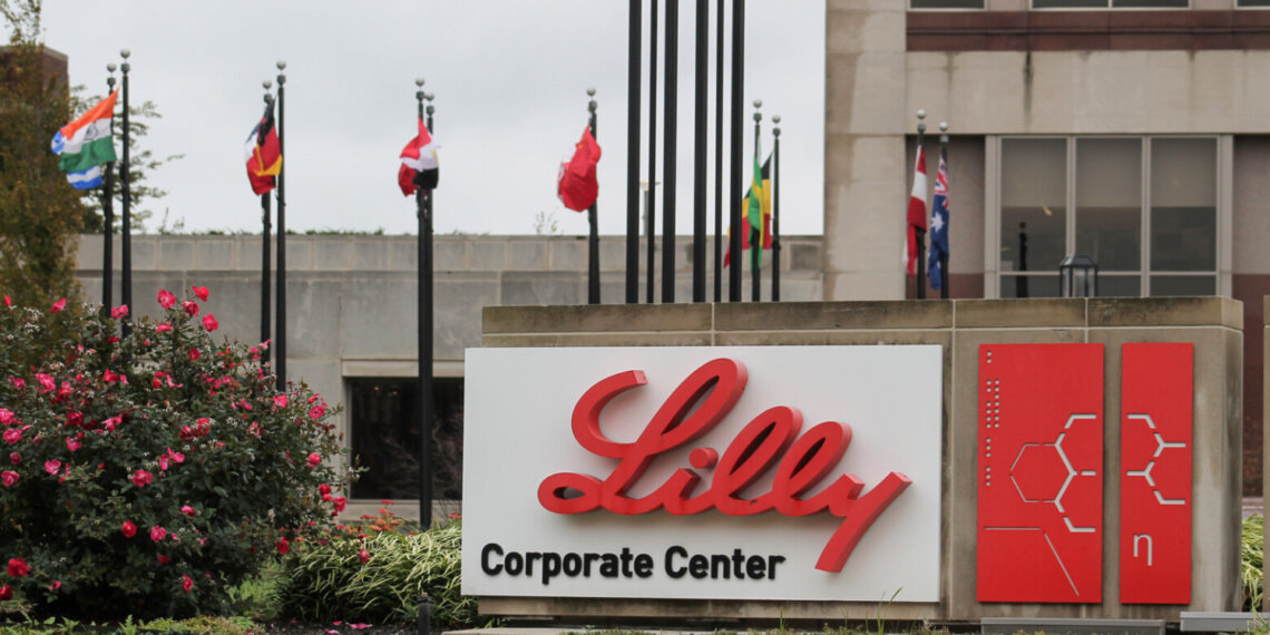 Sign for Lilly Corporate Center featuring the company name and chemical structure design.