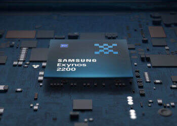 Samsung Exynos 2200 chipset displayed on a circuit board with various components.